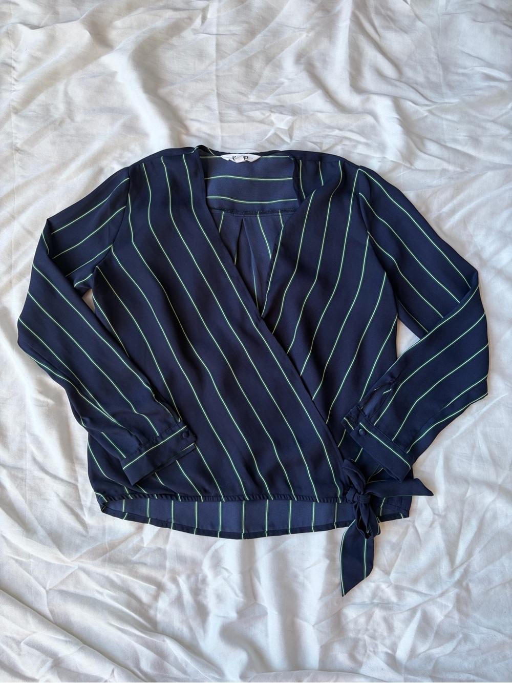 BB Dakota Navy & Green Pinstripe Wrap Blouse | Size S V-Neck Work Wear Top